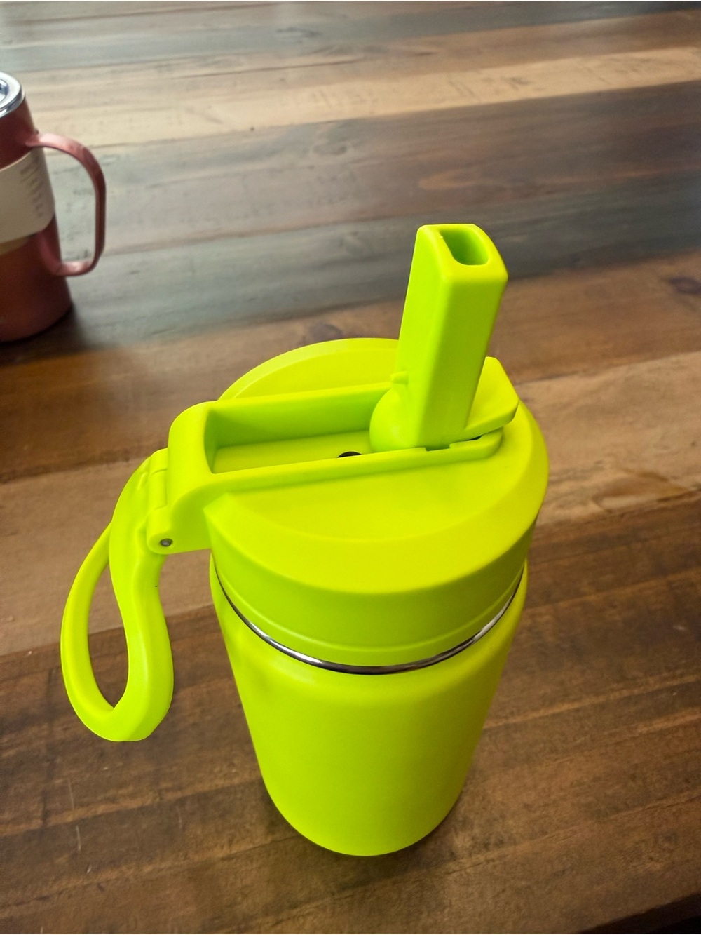 Hydrapeak Green Insulated Water Bottle with Flip Straw - Picture 4 of 4